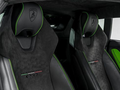 Used 2022 Lamborghini Huracan EVO RWD image 35