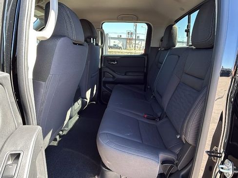 Used 2024 Nissan Frontier SV w/ SV Convenience Package image 15