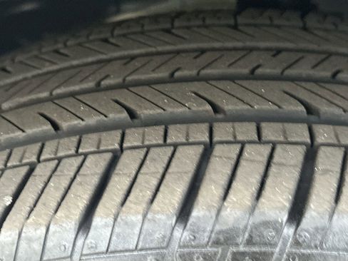 Certified 2024 Chevrolet Trax RS w/ Driver Confidence Package image 12