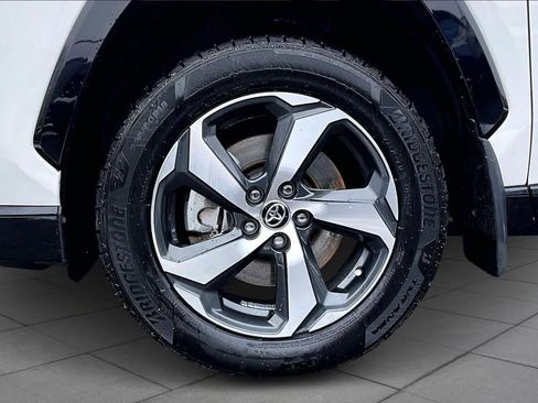 Certified 2023 Toyota RAV4 SE image 9
