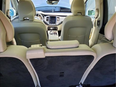 Used 2019 Volvo XC90 T6 Momentum w/ Advanced Package AWD/4WD image 9
