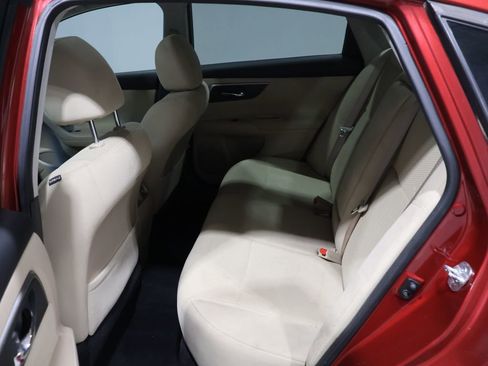 Used 2015 Nissan Altima 2.5 SV w/ Convenience Package image 18