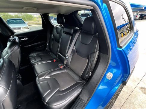 Used 2020 Jeep Cherokee Latitude Plus image 20