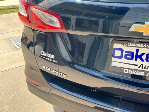 Used 2020 Chevrolet Equinox LS image 34