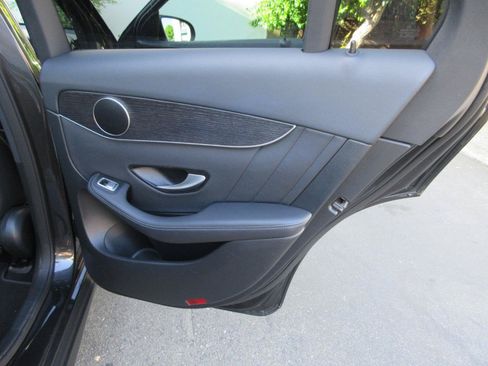 Used 2022 Mercedes-Benz GLC 300 4MATIC image 31