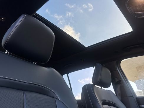 New 2025 Jeep Grand Cherokee L Limited w/ Luxury Tech Group II image 18