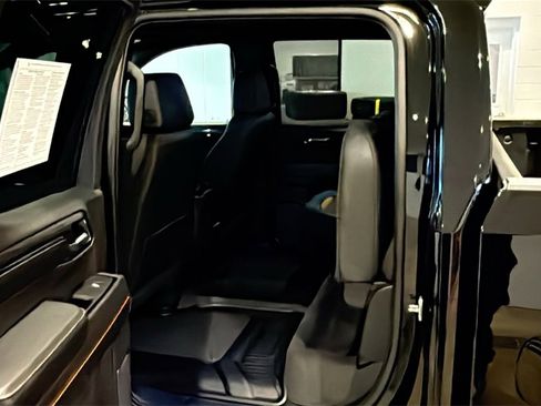 Used 2024 GMC Sierra 1500 AT4 w/ Technology Package image 20