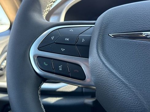 New 2026 Chrysler Pacifica Select image 28