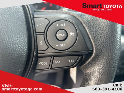 Used 2019 Toyota RAV4 LE AWD/4WD image 1