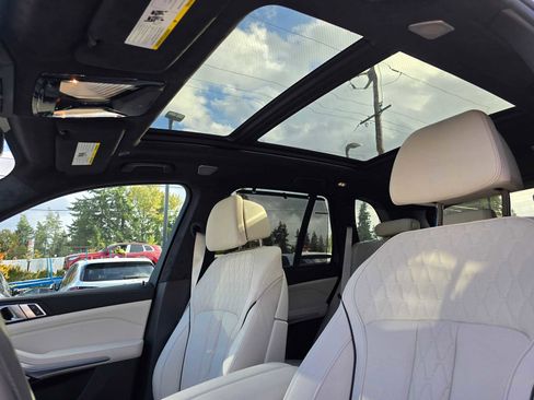 New 2026 BMW X5 M60i image 23