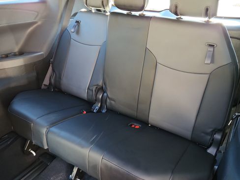 Certified 2022 Toyota Sienna XSE AWD/4WD image 11