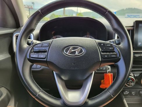 Used 2021 Hyundai Venue SEL FWD image 25