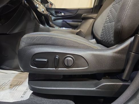 Used 2020 Chevrolet Equinox LT FWD image 14