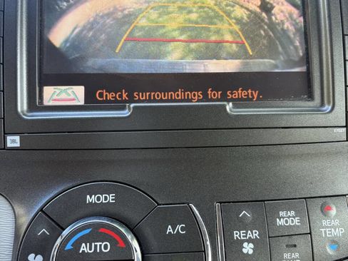 Used 2012 Toyota Sienna XLE w/ XLE Navigation Pkg FWD image 37