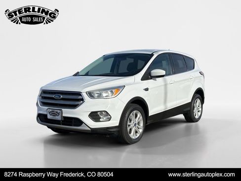 Used 2017 Ford Escape SE image 1