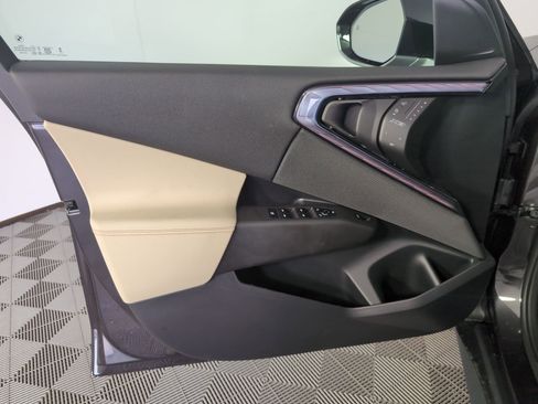 Used 2025 BMW X3 xDrive30i w/ Convenience Package image 21