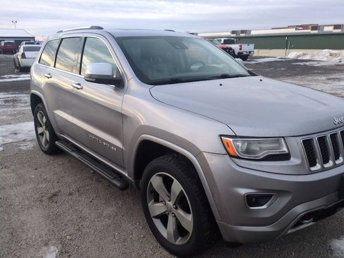 Used 2016 Jeep Grand Cherokee Overland w/ Advanced Technology Group image 4