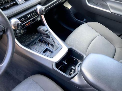 Used 2024 Toyota RAV4 XLE AWD/4WD image 16