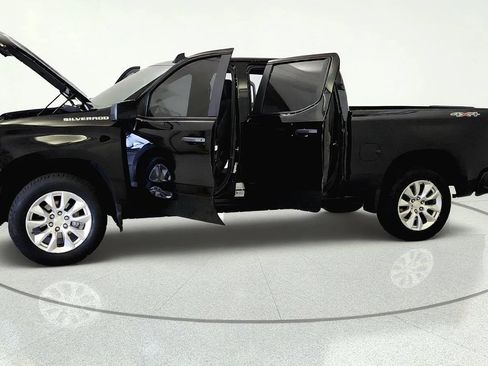 Used 2024 Chevrolet Silverado 1500 Custom AWD/4WD image 9