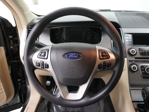 Used 2018 Ford Taurus SE image 14