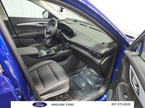 Used 2024 Buick Envision Avenir AWD/4WD image 19