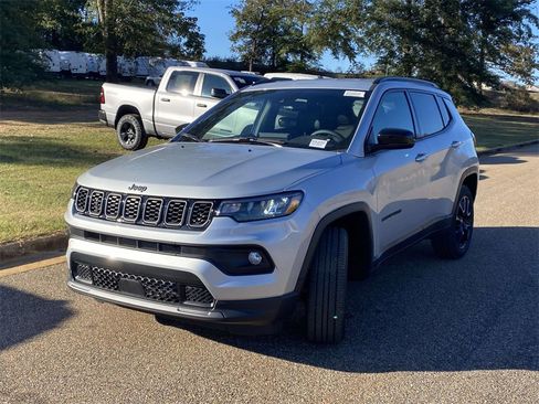 New 2026 Jeep Compass Latitude image 33