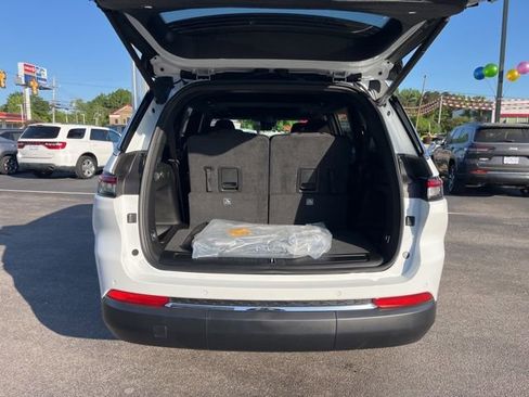 New 2026 Jeep Grand Cherokee L Laredo AWD/4WD image 23