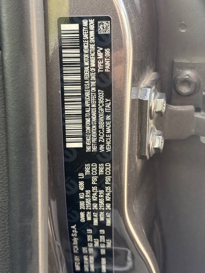 Used 2016 Jeep Renegade Latitude w/ Cold Weather Group AWD/4WD image 7
