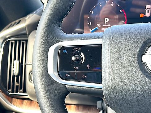 New 2026 Nissan Armada SL w/ Captain's Chari Seat Package AWD/4WD image 18
