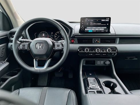 Used 2025 Honda Pilot EX-L image 22