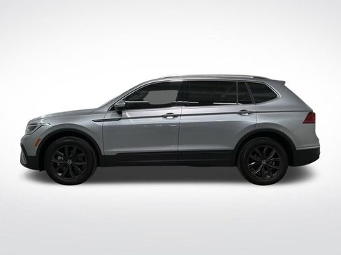 Used 2024 Volkswagen Tiguan SE w/ Panoramic Sunroof Package AWD/4WD image 28