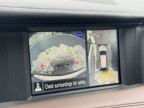 Used 2018 INFINITI QX30 AWD w/ Cafe Teak Theme Package image 28