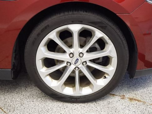 Used 2018 Ford Taurus Limited AWD/4WD image 17