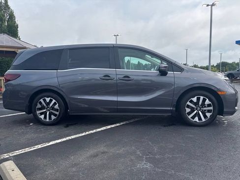 Certified 2025 Honda Odyssey EX-L image 4