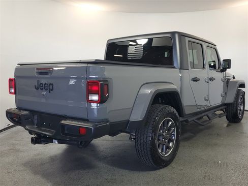 Used 2020 Jeep Gladiator Sport image 6