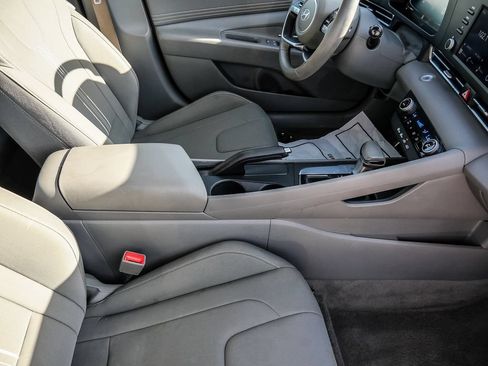 Used 2025 Hyundai Elantra Sport FWD image 69