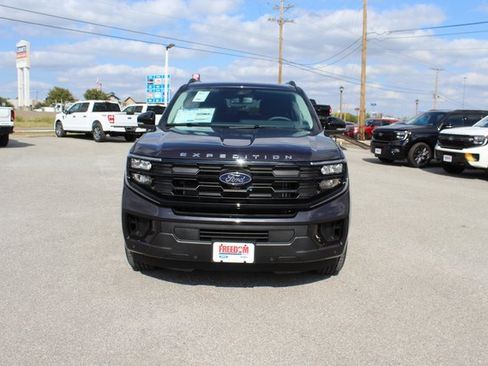 New 2025 Ford Expedition Active image 2
