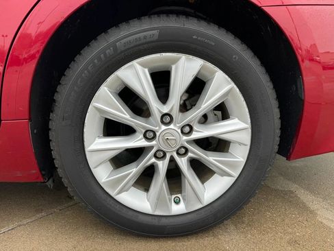 Used 2014 Lexus ES 300h w/ Luxury Package w/Bamboo Trim image 22