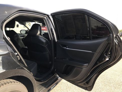 Used 2022 Toyota Camry SE image 14
