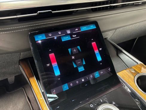 Used 2025 Cadillac Escalade Sport Platinum w/ LPO, ONYX Package image 15