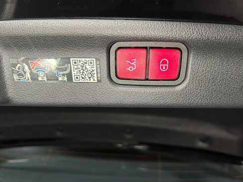 Used 2024 Mercedes-Benz C 300 Sedan image 16