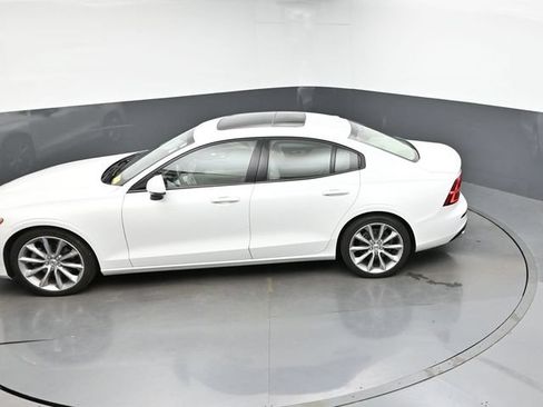 Used 2021 Volvo S60 T5 Momentum w/ Premium Package FWD image 20