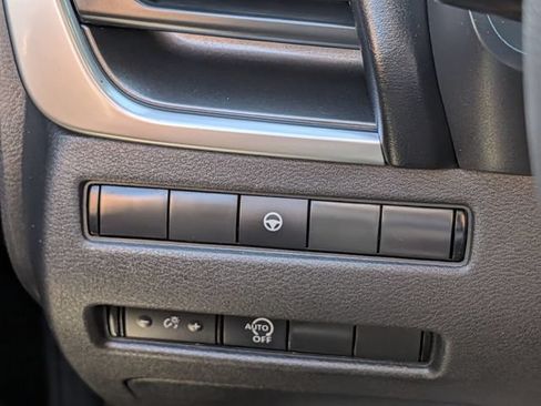 Used 2023 Nissan Rogue SV FWD image 20