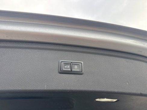 Used 2018 Audi Q5 2.0T Premium Plus w/ Premium Plus Package image 38