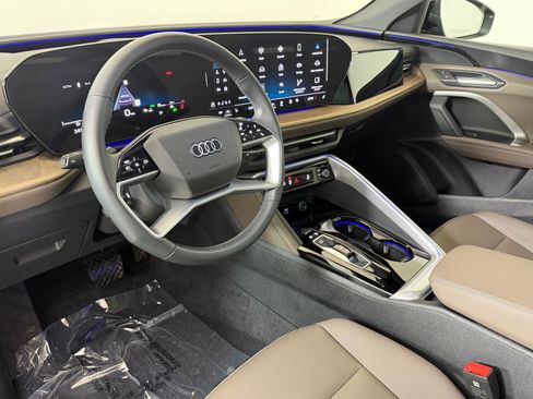 Used 2025 Audi Q5 Premium w/ Convenience Package AWD/4WD image 4
