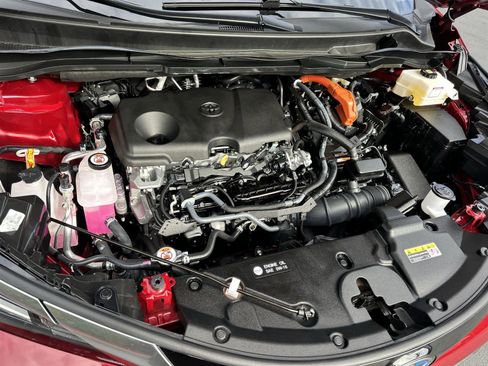 Used 2025 Toyota Sienna Limited image 9