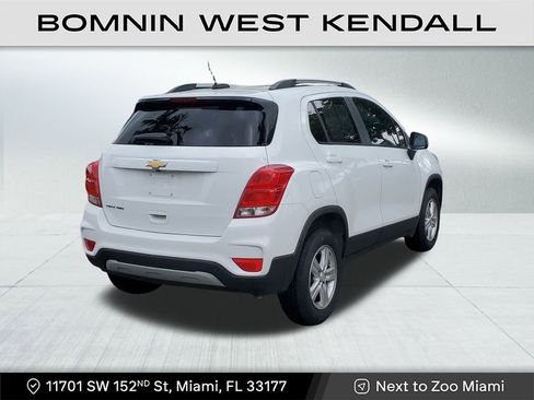 Used 2022 Chevrolet Trax LT w/ LT Convenience Package image 7