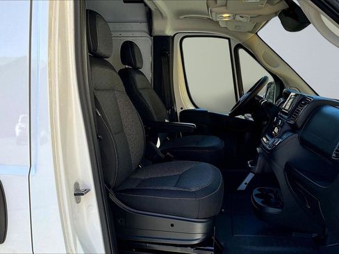 Used 2025 RAM ProMaster 1500 w/ Convenience Group image 7