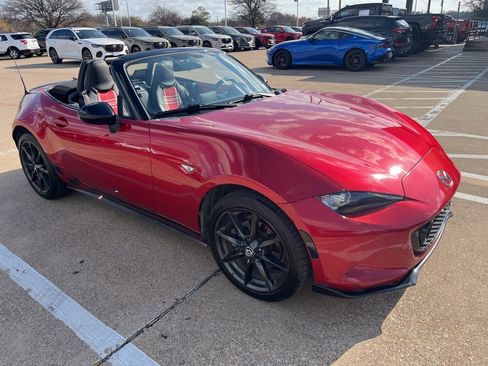 Used 2016 MAZDA MX-5 Miata Club image 4