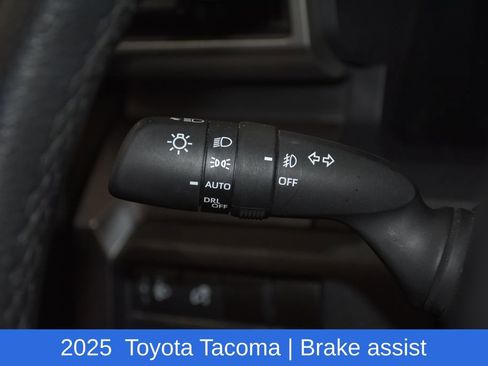 Used 2025 Toyota Tacoma TRD Off-Road image 11